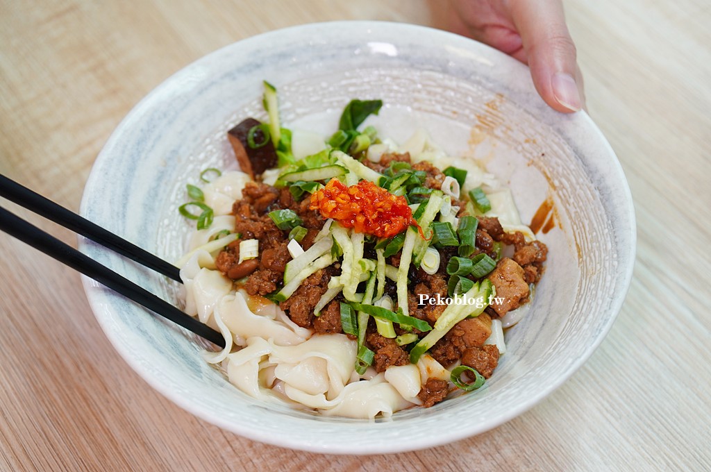 饗客牛肉麵,江子翠美食,板橋牛肉麵,江子翠牛肉麵,饗客牛肉麵菜單,清燉牛肉麵 @PEKO の Simple Life