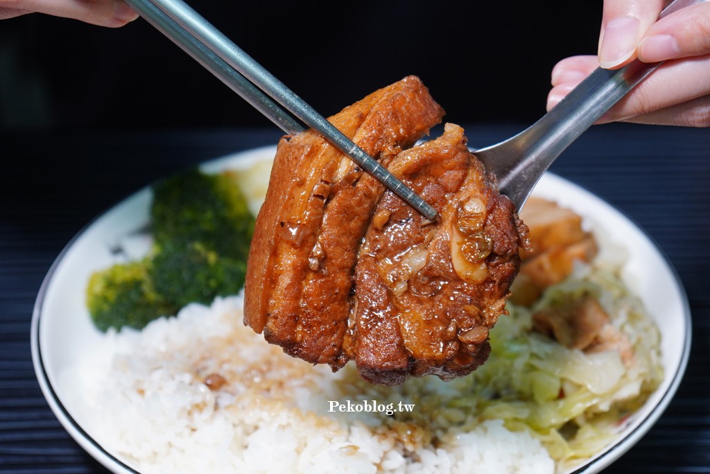 江子翠站美食,華江市場美食,江子翠牛肉麵,板橋牛肉,林美美牛肉麵店,豬三寶 @PEKO の Simple Life