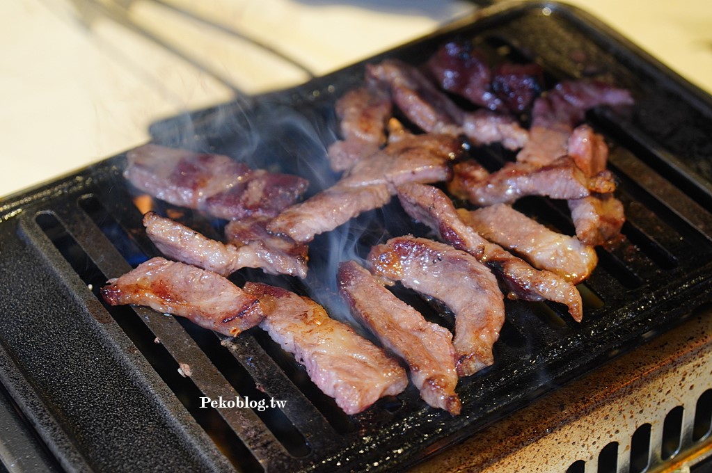 新店聚餐,新店美食,大坪林美食,七張站美食,新店燒肉,牛燒肉菜單,裕隆城美食 @PEKO の Simple Life