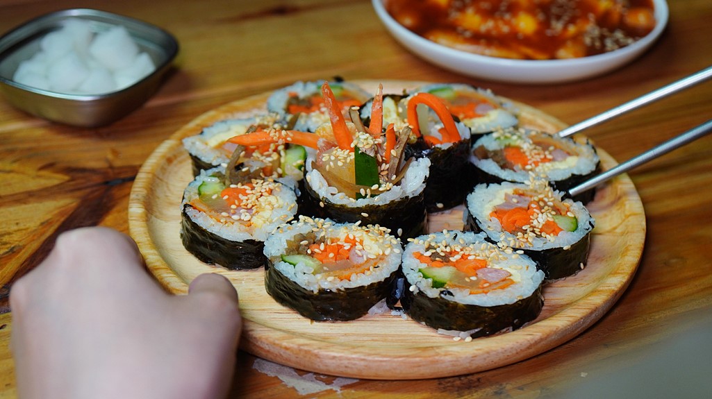 信義區飯捲,市政府美食,松菸美食,女王飯捲,高女婿鳳梨酥,女王飯捲菜單 @PEKO の Simple Life