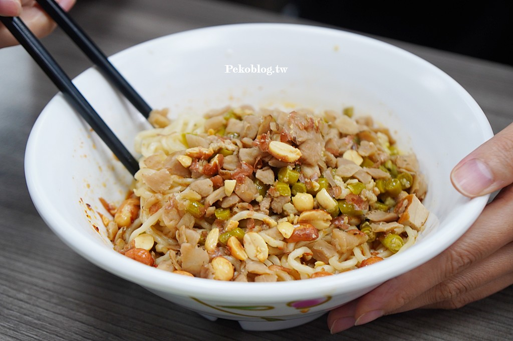 新娘子麵館,新娘子小吃,新娘子小吃菜單,武漢熱乾麵,信義區美食,市政府美食 @PEKO の Simple Life