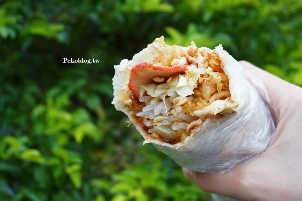 新莊廟街潤餅,新莊小吃推薦,新莊美食,新莊廟街美食,慈祐宮潤餅捲,新莊潤餅 @PEKO の Simple Life