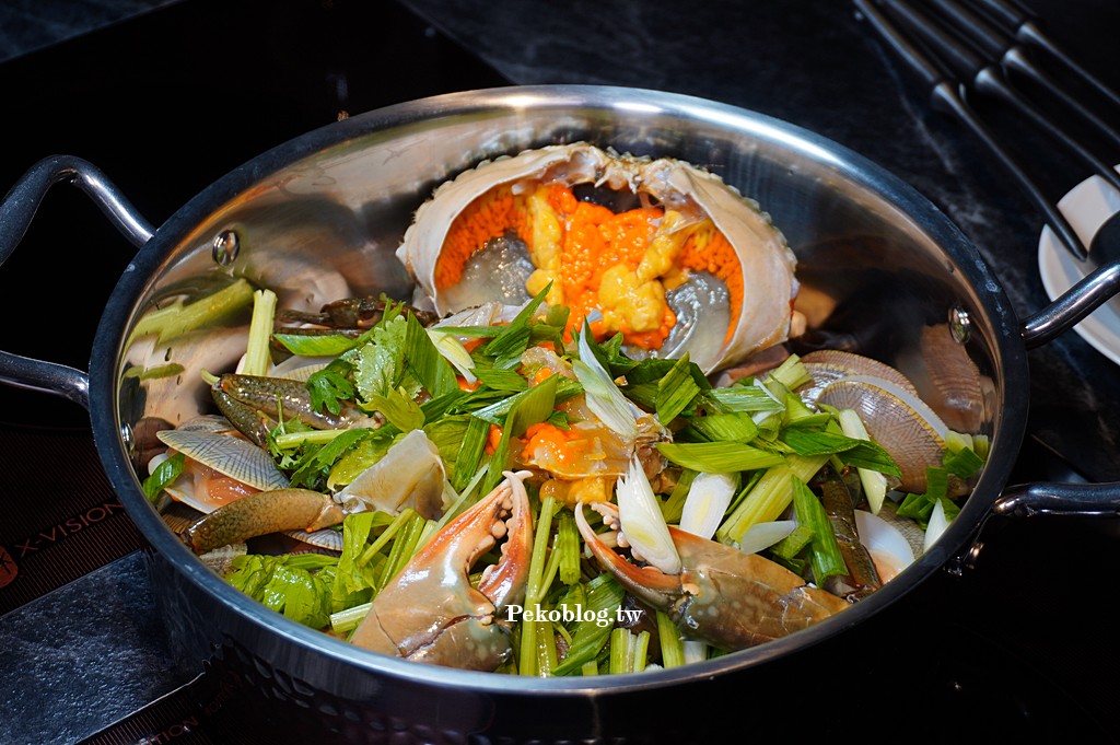 花甲蟹鍋,台北螃蟹火鍋,黑潮市集菜單,信義安和美食,黑潮市集 @PEKO の Simple Life
