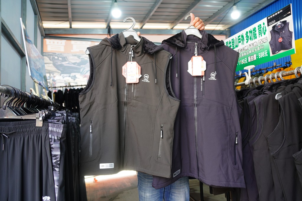 嘉益牛仔特賣會,坦克犀牛服飾,原廠犀牛機能衣,鶯歌特賣會,萬件牛仔褲 @PEKO の Simple Life