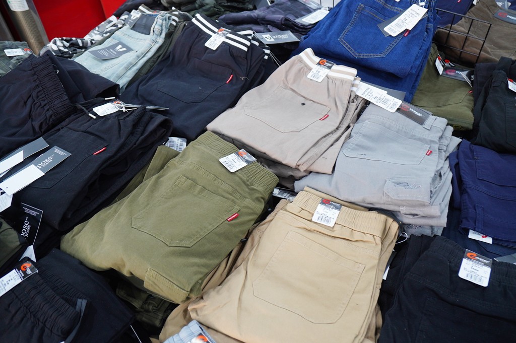 嘉益牛仔特賣會,坦克犀牛服飾,原廠犀牛機能衣,鶯歌特賣會,萬件牛仔褲 @PEKO の Simple Life