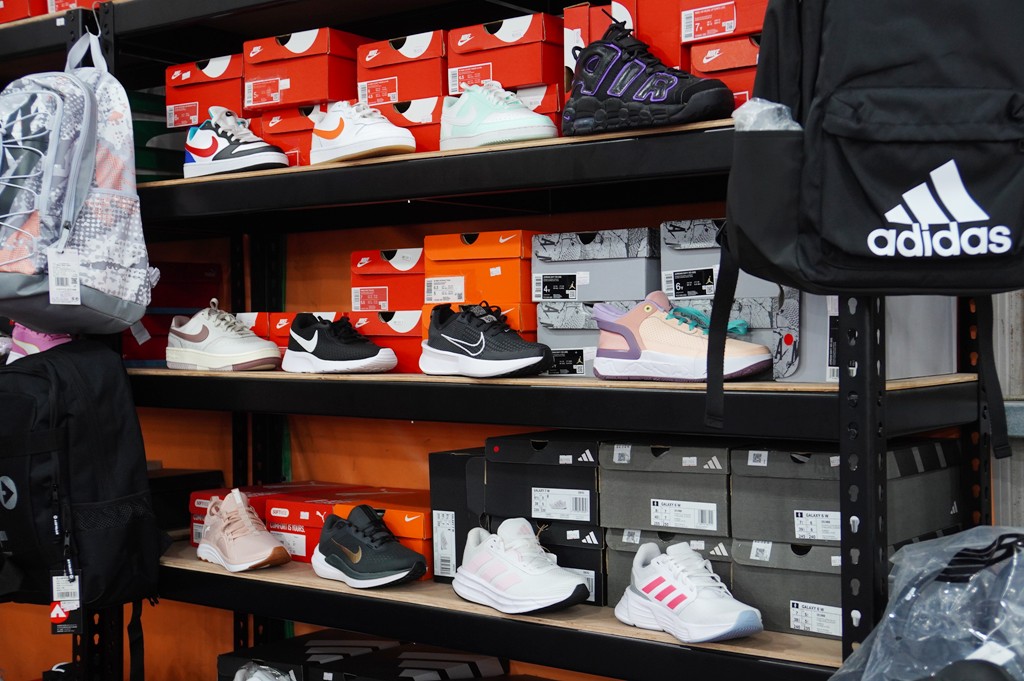 嘉益牛仔特賣會,坦克犀牛服飾,原廠犀牛機能衣,鶯歌特賣會,萬件牛仔褲 @PEKO の Simple Life