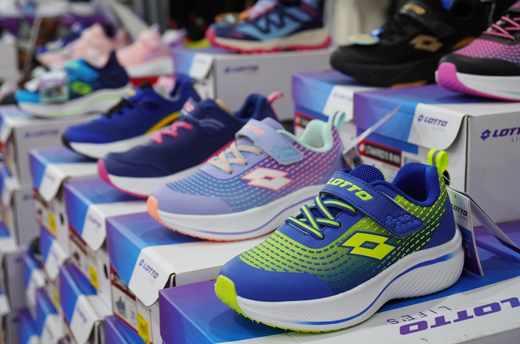 嘉益牛仔特賣會,坦克犀牛服飾,原廠犀牛機能衣,鶯歌特賣會,萬件牛仔褲 @PEKO の Simple Life