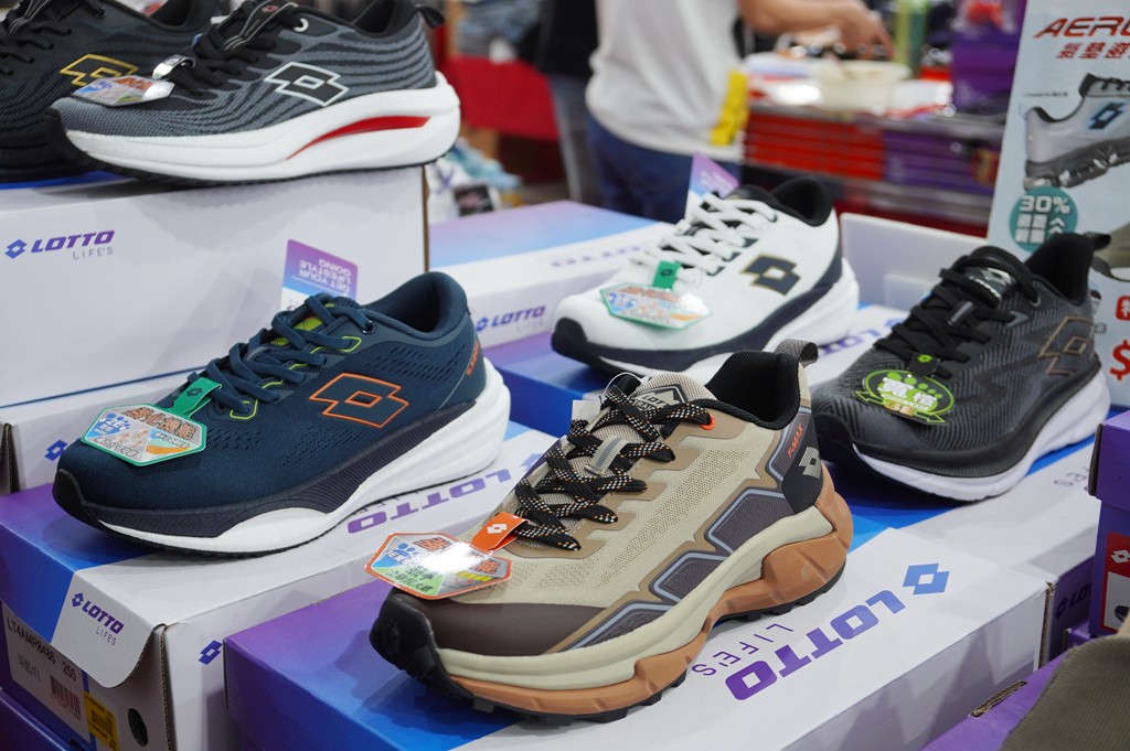 嘉益牛仔特賣會,坦克犀牛服飾,原廠犀牛機能衣,鶯歌特賣會,萬件牛仔褲 @PEKO の Simple Life