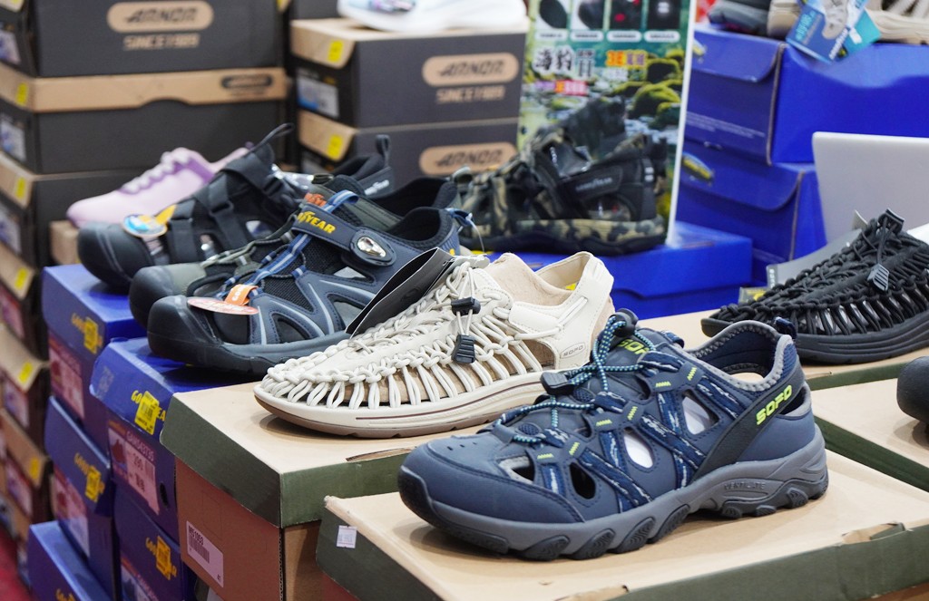 嘉益牛仔特賣會,坦克犀牛服飾,原廠犀牛機能衣,鶯歌特賣會,萬件牛仔褲 @PEKO の Simple Life