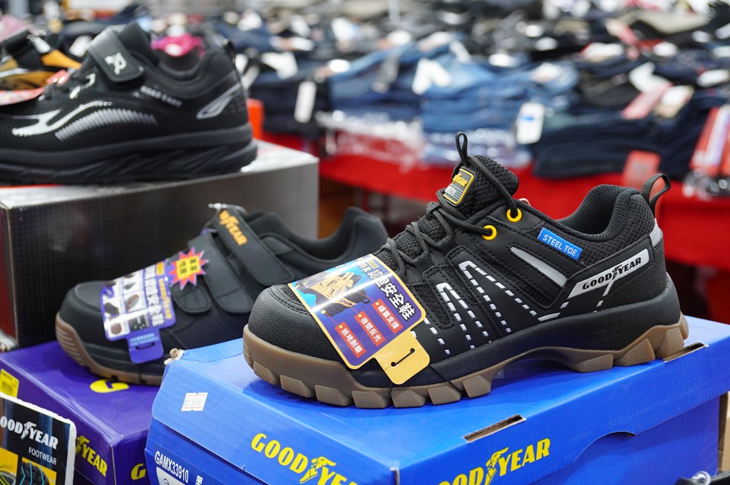 嘉益牛仔特賣會,坦克犀牛服飾,原廠犀牛機能衣,鶯歌特賣會,萬件牛仔褲 @PEKO の Simple Life