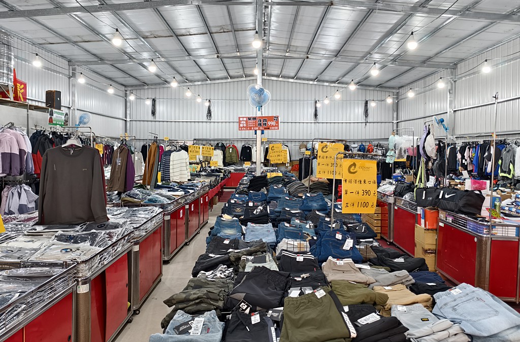 嘉益牛仔特賣會,坦克犀牛服飾,原廠犀牛機能衣,鶯歌特賣會,萬件牛仔褲 @PEKO の Simple Life