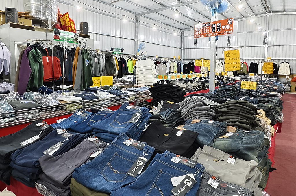 嘉益牛仔特賣會,坦克犀牛服飾,原廠犀牛機能衣,鶯歌特賣會,萬件牛仔褲 @PEKO の Simple Life