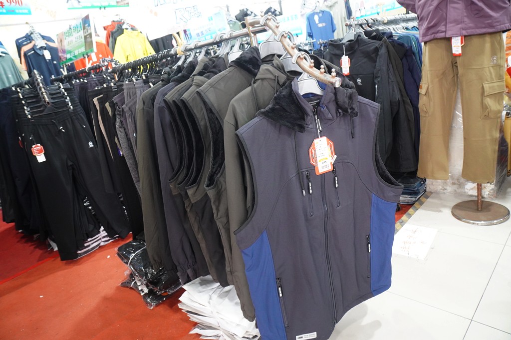 犀牛機能衣,三重特賣會,犀牛特賣會,坦克犀牛服飾,台北特賣會 @PEKO の Simple Life