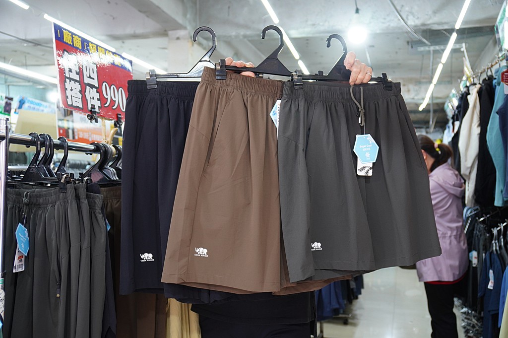 犀牛特賣會,坦克犀牛服飾,東湖特賣會,犀牛機能衣 @PEKO の Simple Life