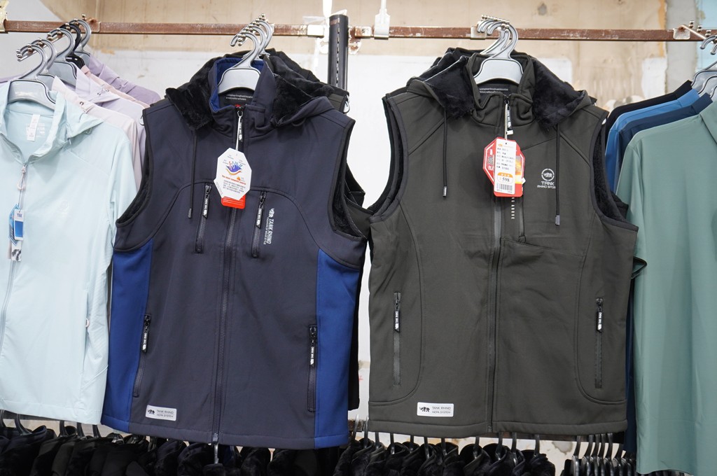 犀牛特賣會,坦克犀牛服飾,東湖特賣會,犀牛機能衣 @PEKO の Simple Life