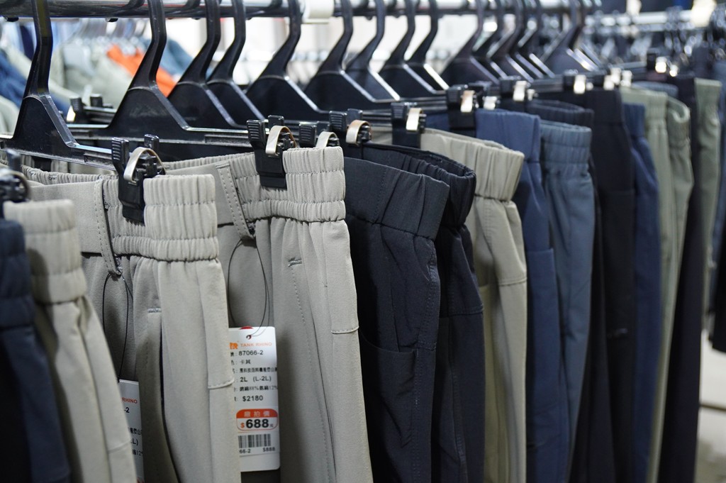 犀牛特賣會,坦克犀牛服飾,東湖特賣會,犀牛機能衣 @PEKO の Simple Life