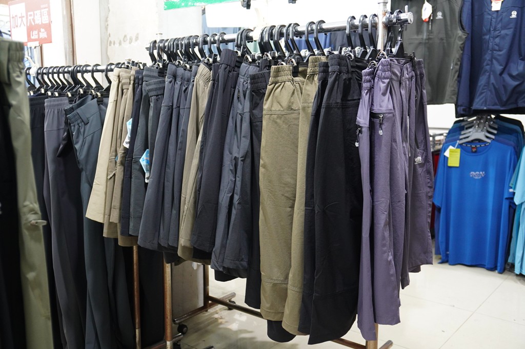 犀牛特賣會,坦克犀牛服飾,東湖特賣會,犀牛機能衣 @PEKO の Simple Life