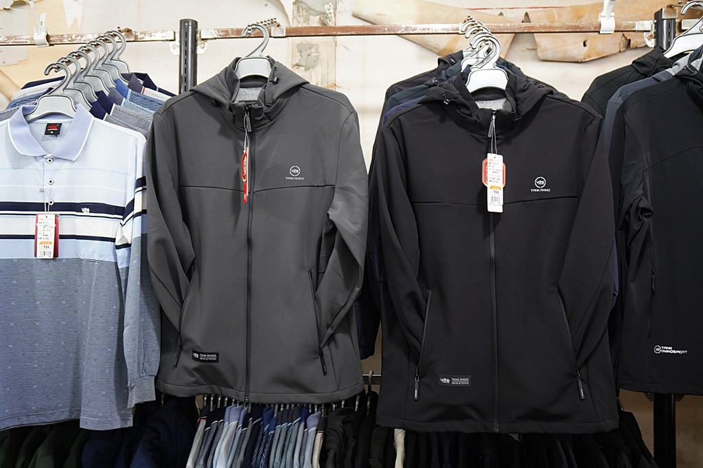 犀牛特賣會,坦克犀牛服飾,東湖特賣會,犀牛機能衣 @PEKO の Simple Life