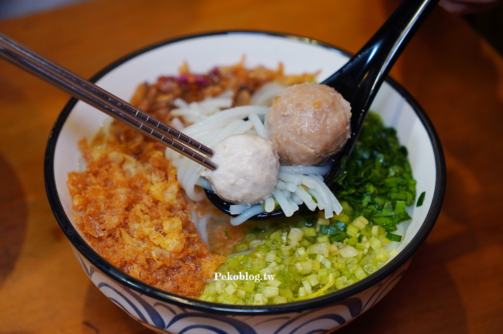 三峽美食,三峽老街美食,醬油雞米粉 @PEKO の Simple Life