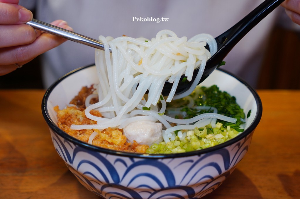 三峽美食,三峽老街美食,醬油雞米粉 @PEKO の Simple Life