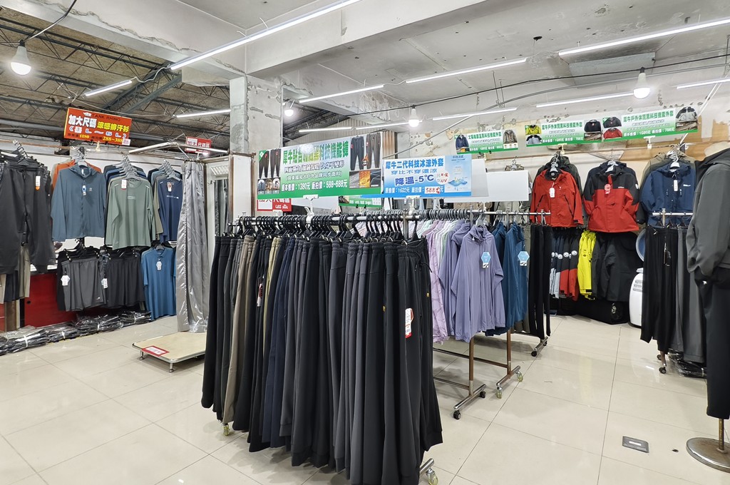 犀牛特賣會,坦克犀牛服飾,東湖特賣會,犀牛機能衣 @PEKO の Simple Life