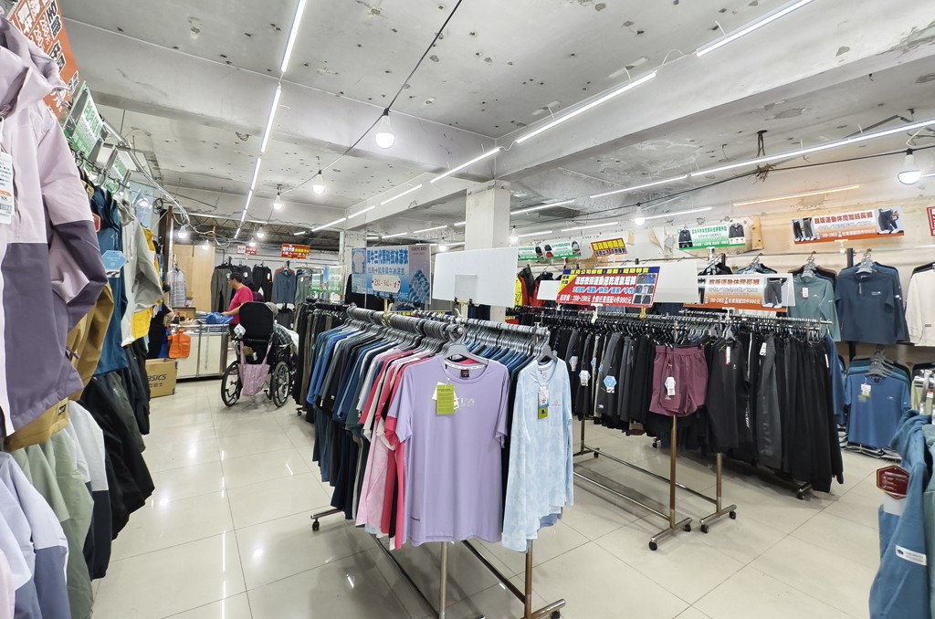 犀牛特賣會,坦克犀牛服飾,東湖特賣會,犀牛機能衣 @PEKO の Simple Life