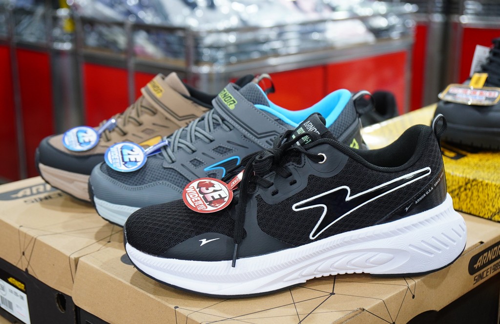 運動鞋特賣,特賣會,桃園特賣會 @PEKO の Simple Life