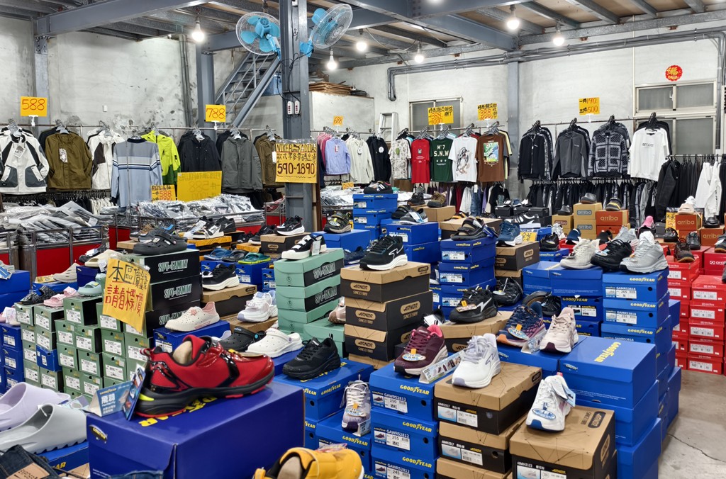 運動鞋特賣,特賣會,桃園特賣會 @PEKO の Simple Life