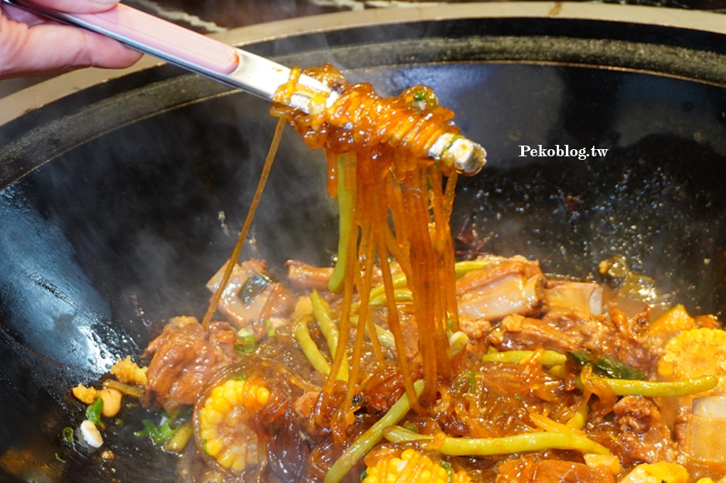 三重美食,三重國小美食,東北鐵鍋燉,三重鐵鍋燉,台北鐵鍋燉 @PEKO の Simple Life