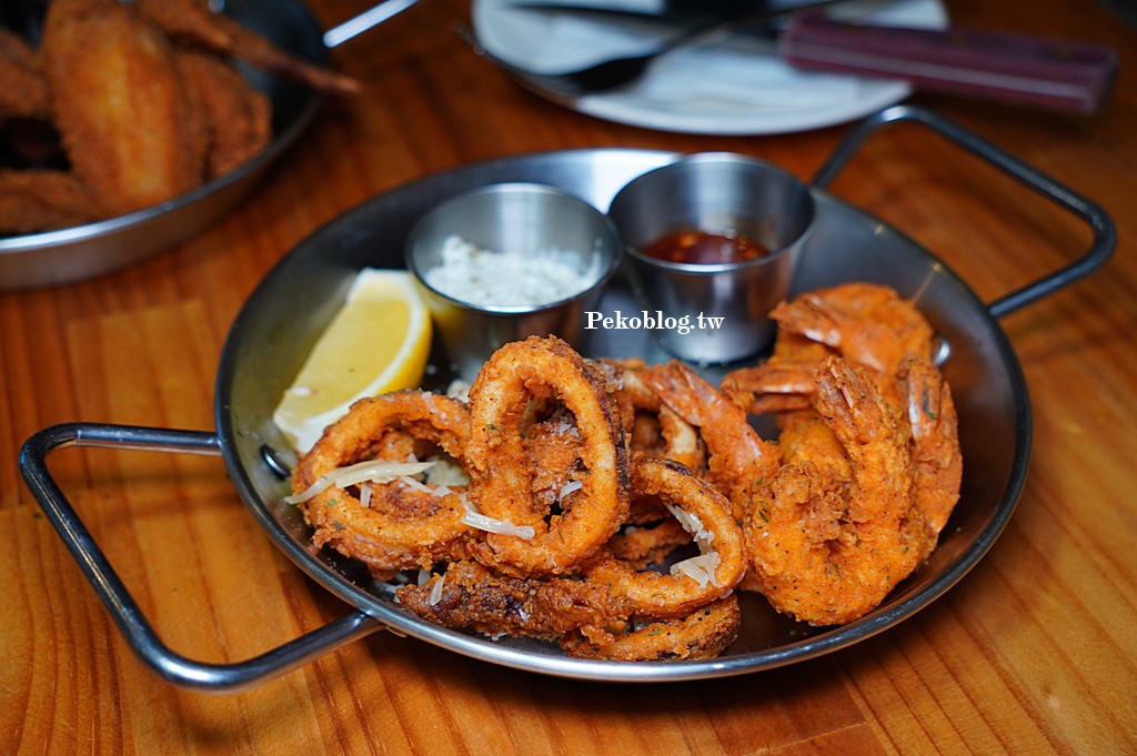 西門町美食,西門町聚餐,西門町美式餐廳,西門町寵物友善餐廳 @PEKO の Simple Life