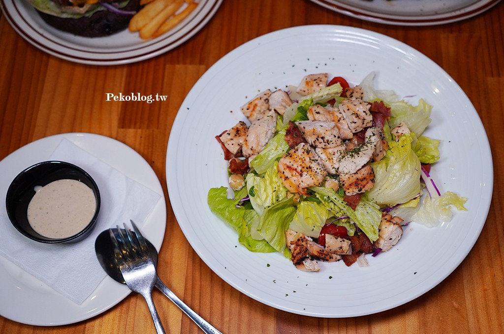 西門町美食,西門町聚餐,西門町美式餐廳,西門町寵物友善餐廳 @PEKO の Simple Life