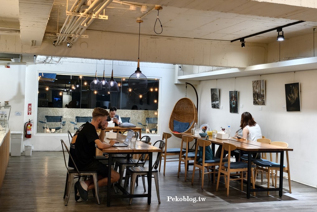 台中住宿,台中青年旅館,台中勤美住宿 @PEKO の Simple Life
