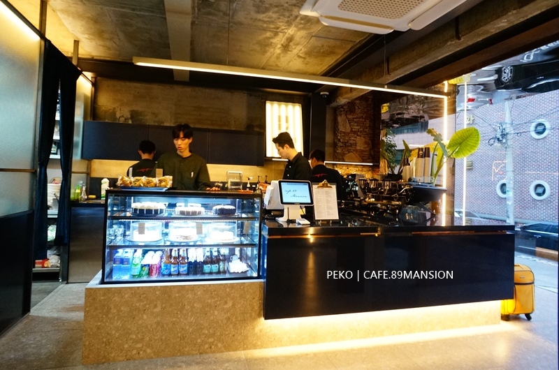 新沙洞林蔭大道,CAFE.89MANSION,李鍾碩咖啡廳,89M,新沙洞咖啡廳,cafe,首爾旅遊|景點|美食|住宿,首爾自由行,新沙美食 @PEKO の Simple Life