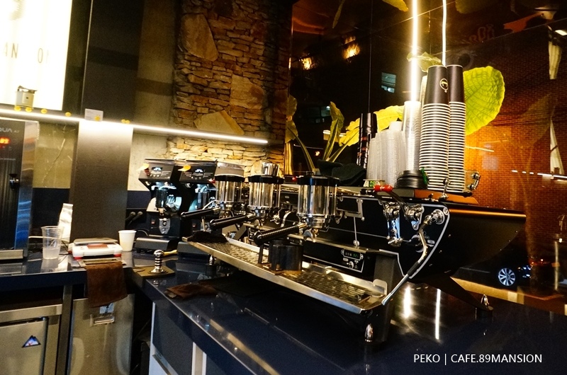 cafe,首爾旅遊|景點|美食|住宿,首爾自由行,新沙美食,新沙洞林蔭大道,CAFE.89MANSION,李鍾碩咖啡廳,89M,新沙洞咖啡廳 @PEKO の Simple Life