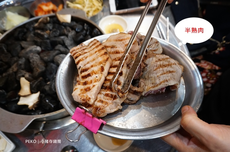 首爾自由行,首爾美食,弘大美食,小豬存錢筒,石頭烤肉,弘大宵夜,小豬存錢筒菜單,돼지저금통,韓國烤肉,首爾旅遊|景點|美食|住宿 @PEKO の Simple Life