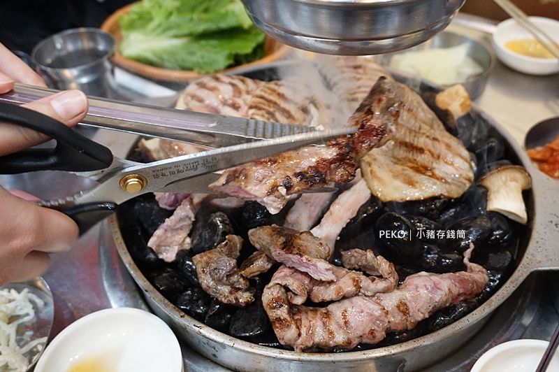 石頭烤肉,弘大宵夜,小豬存錢筒菜單,돼지저금통,韓國烤肉,首爾旅遊|景點|美食|住宿,首爾自由行,首爾美食,弘大美食,小豬存錢筒 @PEKO の Simple Life