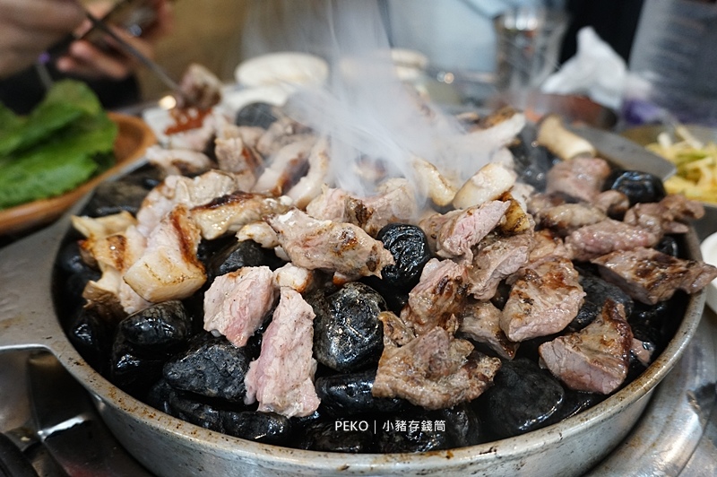 首爾美食,弘大美食,小豬存錢筒,石頭烤肉,弘大宵夜,小豬存錢筒菜單,돼지저금통,韓國烤肉,首爾旅遊|景點|美食|住宿,首爾自由行 @PEKO の Simple Life