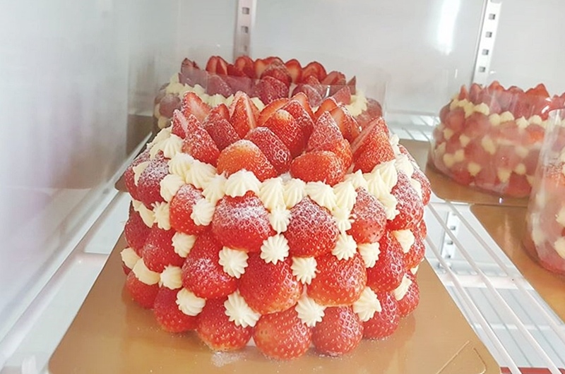 草莓蛋糕,新莊草莓蛋糕,新莊蛋黃酥,鎧樂餅舖,雪Q餅,新莊美食,新莊伴手禮 @PEKO の Simple Life