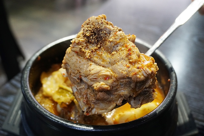馬鈴薯排骨湯,豬骨湯,台北韓式料理,行天宮美食,三兄弟韓式碳烤,韓式料理 @PEKO の Simple Life