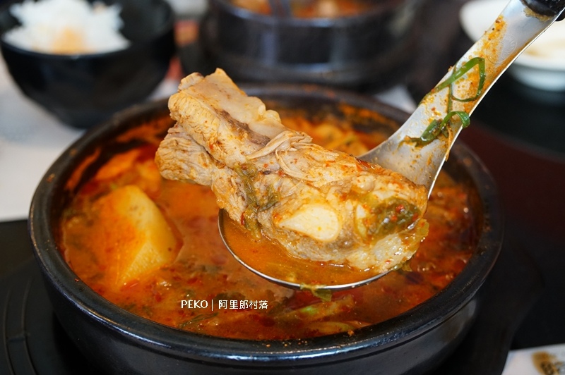 士林韓式料理,阿里郎村落,芝山美食,士林美食,醬蟹,馬鈴薯排骨湯,台北韓式料理 @PEKO の Simple Life