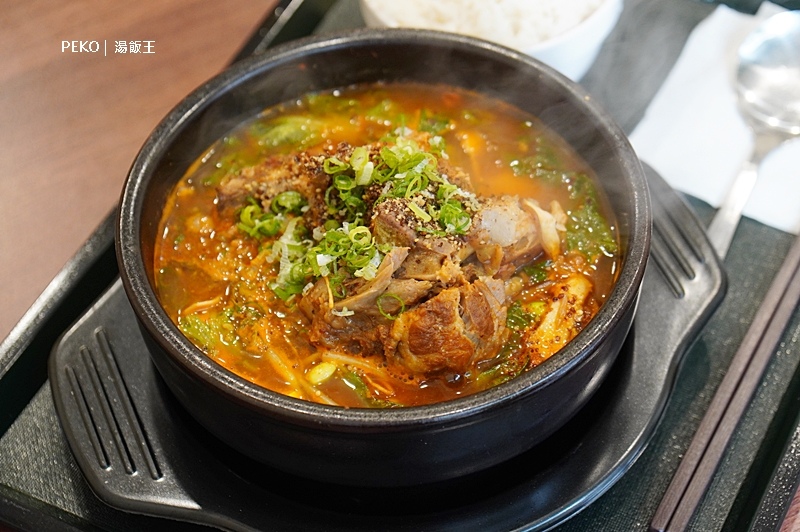 懶人包,韓式料理,馬鈴薯排骨湯,豬骨湯,台北韓式料理,馬鈴薯豬骨湯,解酒湯 @PEKO の Simple Life