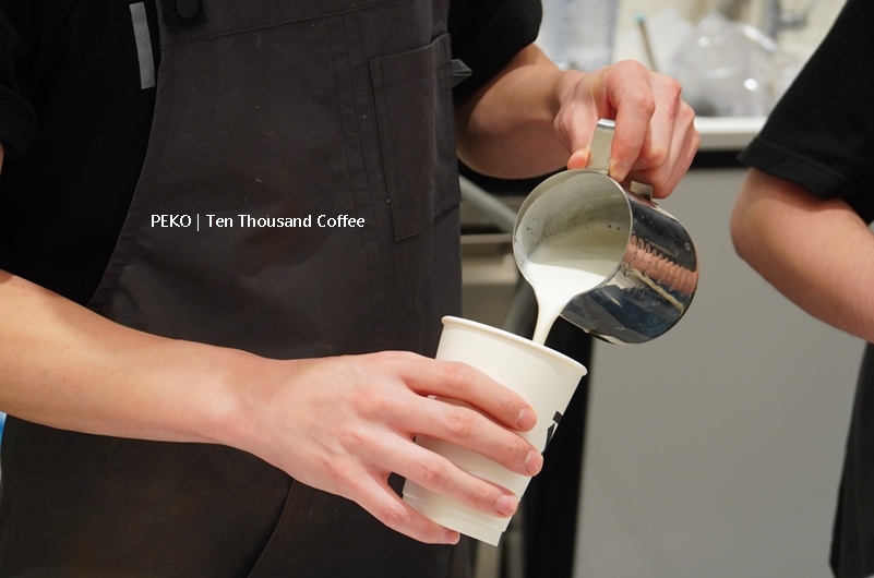 10000咖啡,一萬咖啡,板南線美食,維也納咖啡,台北咖啡廳,信義區咖啡廳,Ten,Thousand,Coffee,微風南山 @PEKO の Simple Life